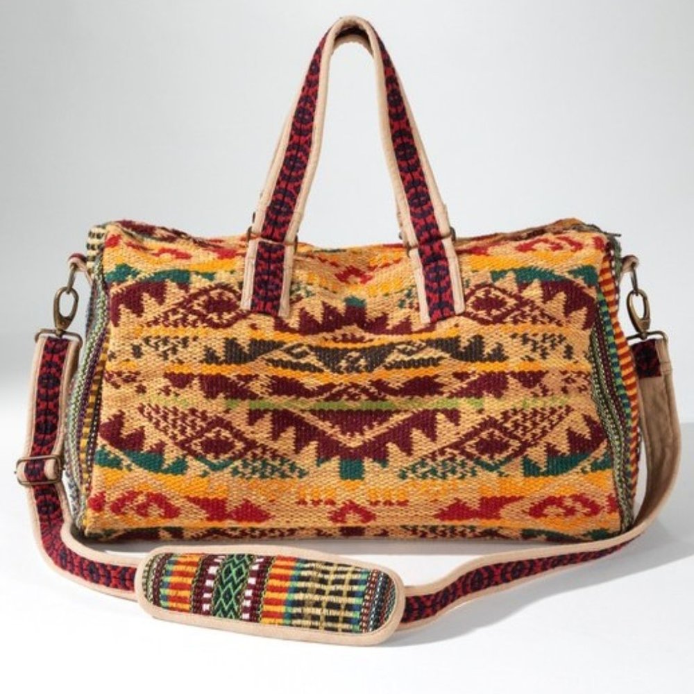Boho Travel Bag - Ethnic Navajo Design - Handwoven from Fully Fine Cotton - Picture 2 of 11